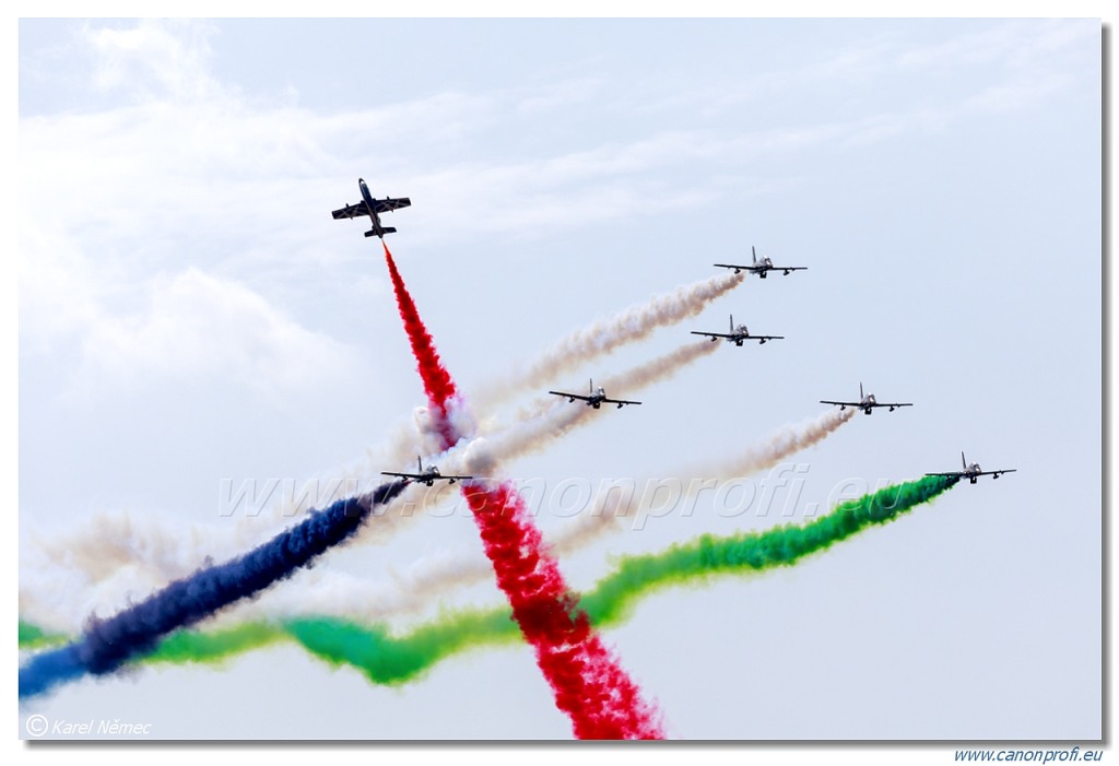 Al Fursan UAE aerobatic display team (The Knights) – 7x Aermacchi MB-339NAT