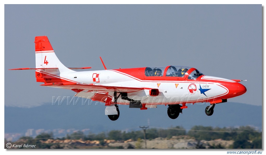 Zespół akrobacyjny Biało-Czerwone Iskry - 7x PZL TS-11 Iskra