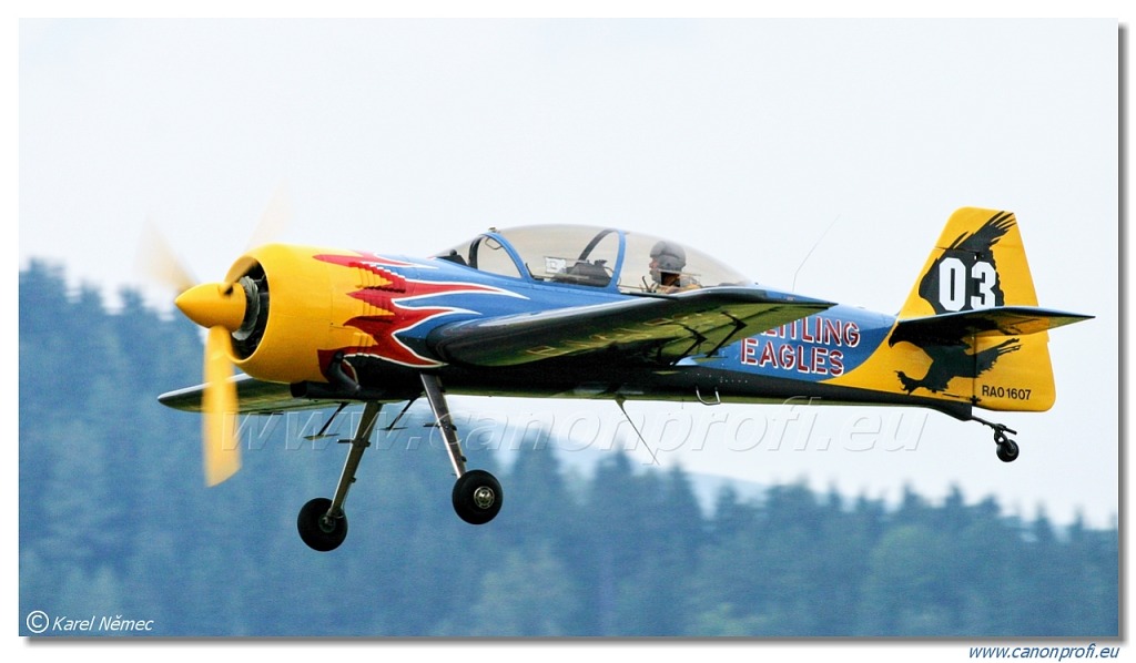 Breitling Eagles - 5x Sukhoi Su-29