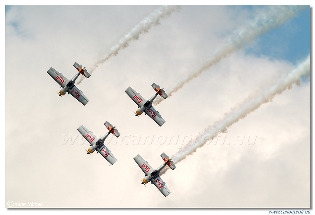 Flying Bulls Aerobatics Team - 4x Zlin Z-50LX