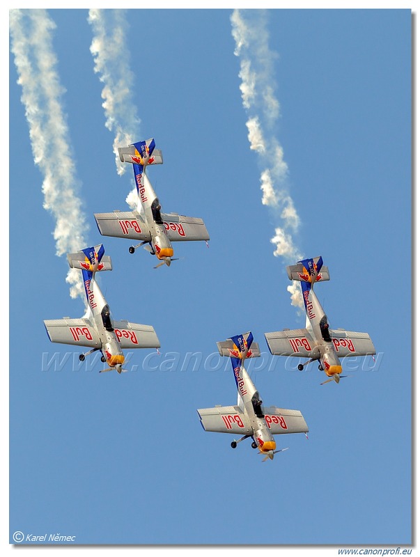 Flying Bulls Aerobatics Team - 4x Zlin Z-50LX