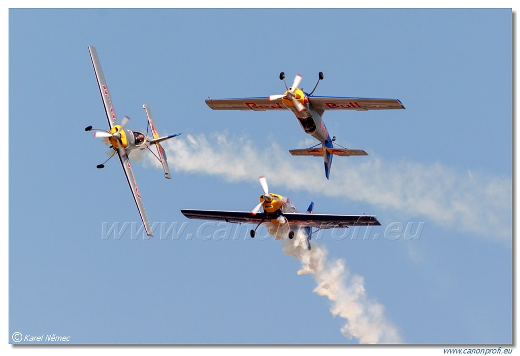 Flying Bulls Aerobatics Team - 4x Zlin Z-50LX