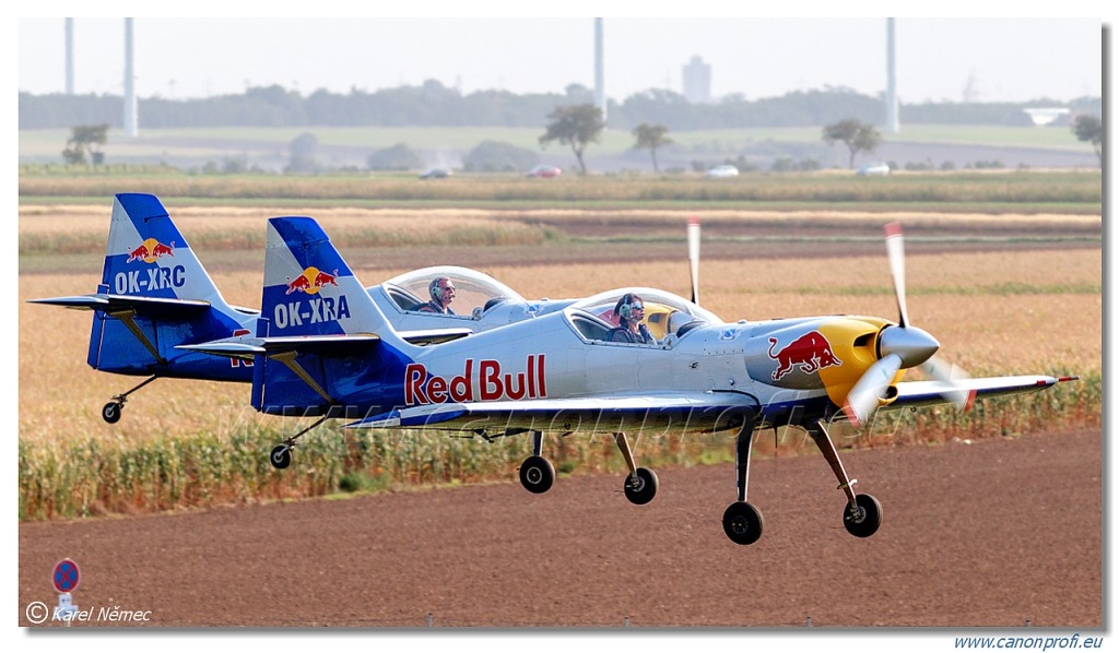 Flying Bulls Aerobatics Team - 4x Zlin Z-50LX