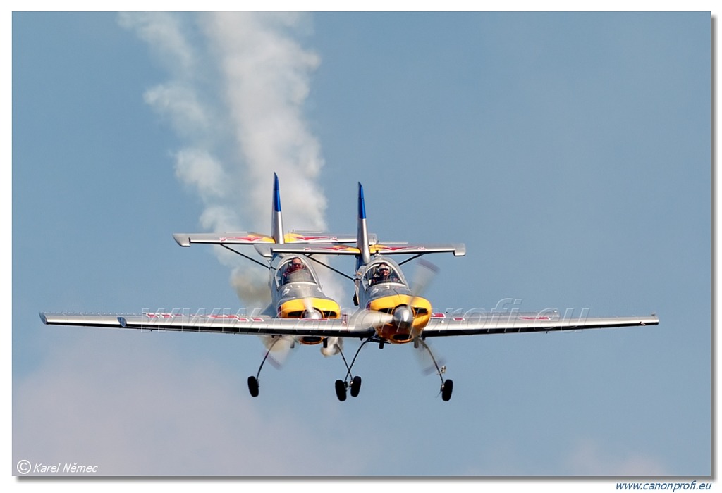 Flying Bulls Aerobatics Team - 4x Zlin Z-50LX