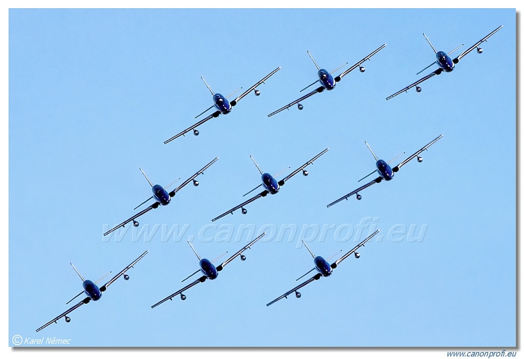 Frecce Tricolori - 9x Aermacchi MB-339-A/PAN