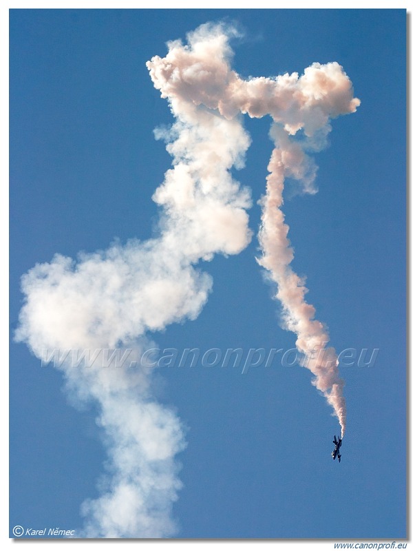 Frecce Tricolori - 9x Aermacchi MB-339-A/PAN