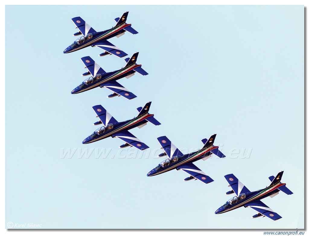 Frecce Tricolori - 9x Aermacchi MB-339-A/PAN