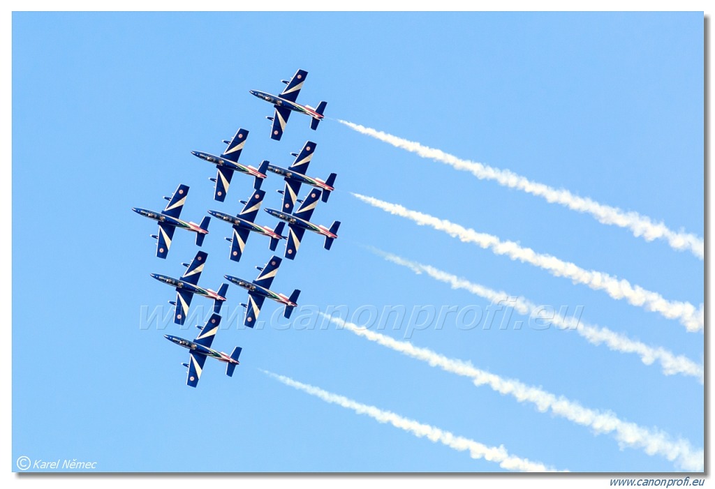 Frecce Tricolori - 9x Aermacchi MB-339-A/PAN