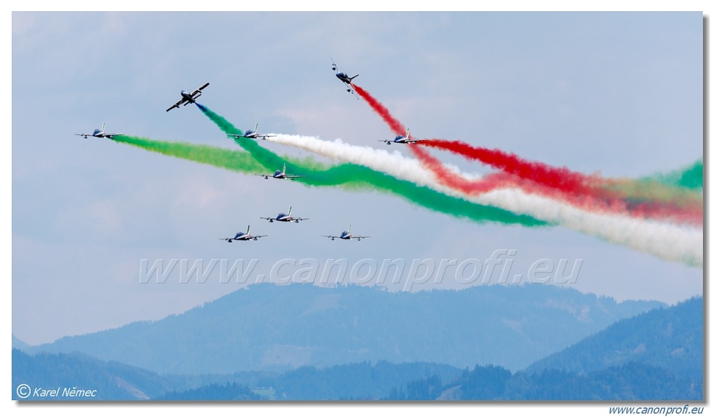 Frecce Tricolori - 9x Aermacchi MB-339-A/PAN