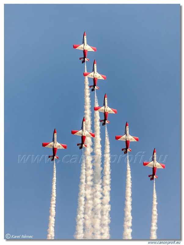 Patrulla Águila – 7x CASA C-101