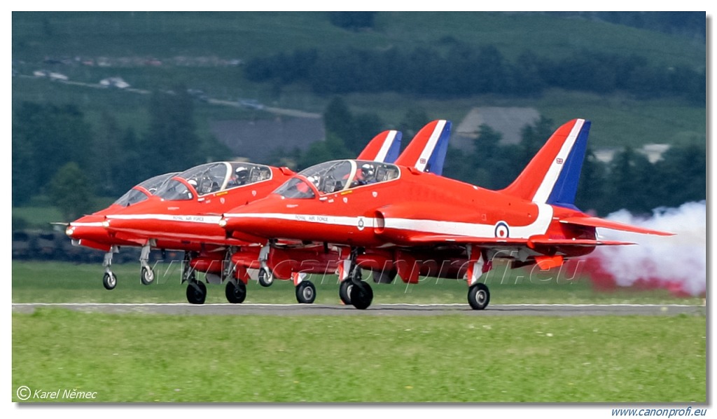 Red Arrows - 9x BAE Hawk T1