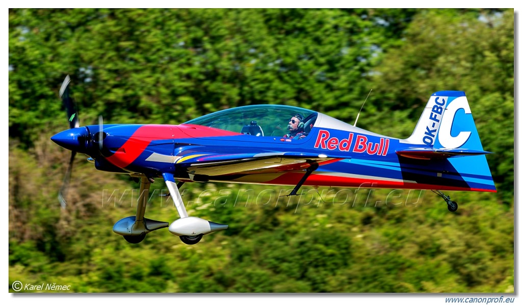 Red Bull - 4x XtremeAir XA-42 Sbach 342