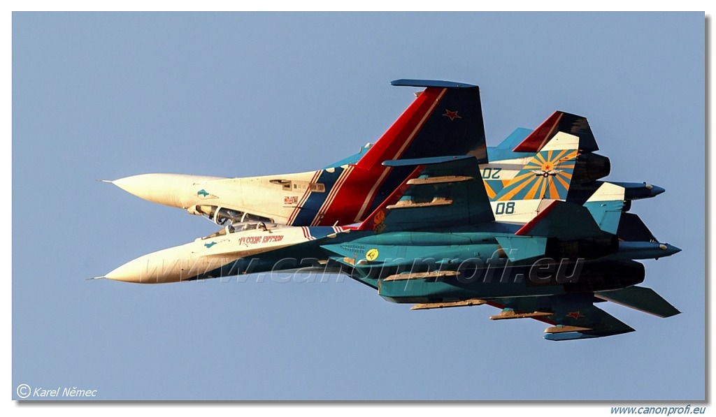 Russian Knights (Russkiye Vityazi) - 3x Sukhoi Su-27P, 2x Sukhoi Su-27UB