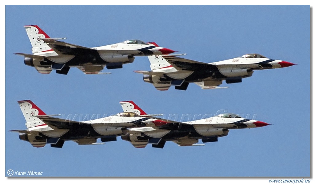Thunderbirds - 4x General Dynamics F-16C Fighting Falcon