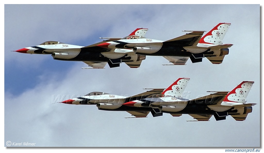 Thunderbirds - 4x General Dynamics F-16C Fighting Falcon