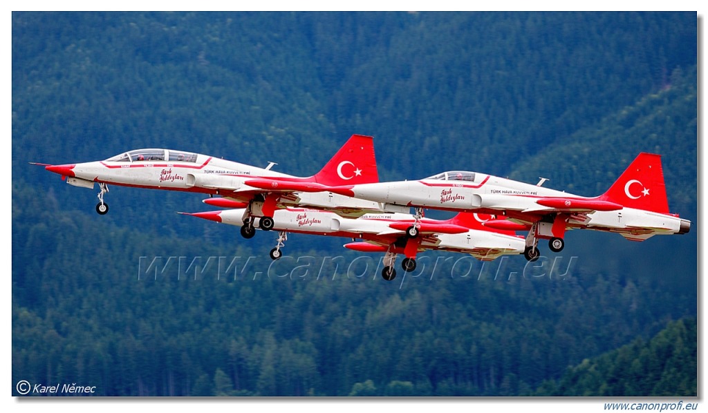 Türk Yıldızları (Turkish Stars) - 6x NF-5A, 2x NF-5B Freedom Fighter