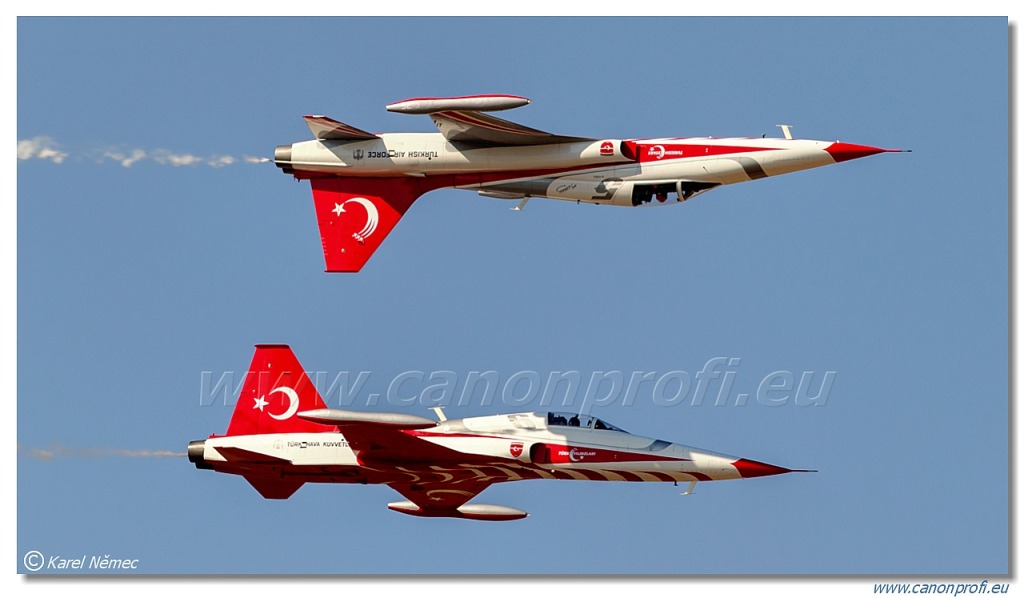 Türk Yıldızları (Turkish Stars) - 6x NF-5A, 2x NF-5B Freedom Fighter