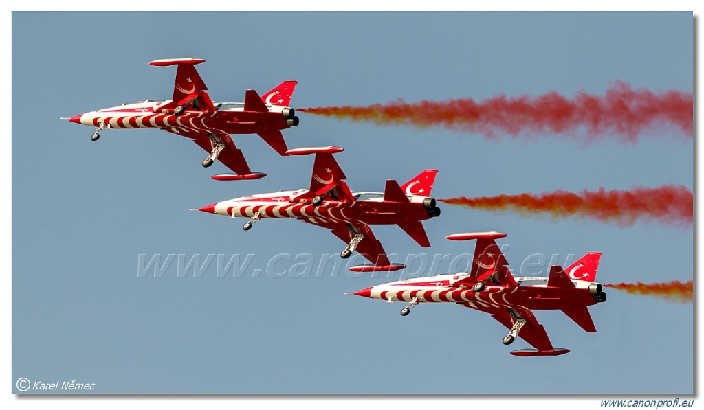 Türk Yıldızları (Turkish Stars) - 6x NF-5A, 2x NF-5B Freedom Fighter