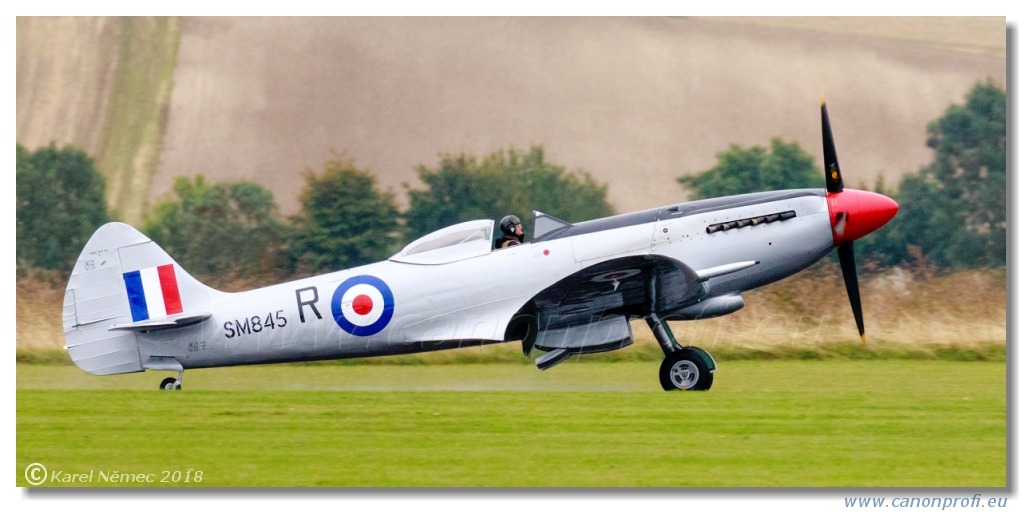 Duxford - 20x Supermarine Spitfire