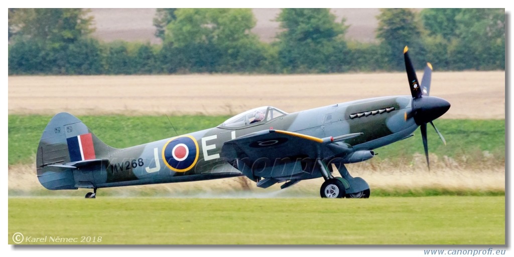 Duxford - 20x Supermarine Spitfire