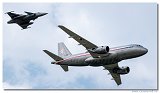 Airbus A319CJ + Saab JAS 39C Gripen 
