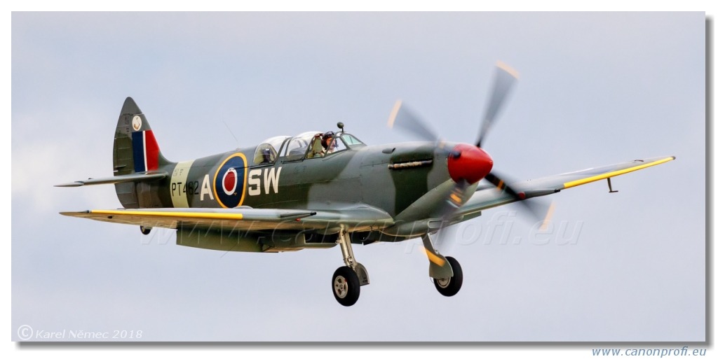 Duxford - 20x Supermarine Spitfire