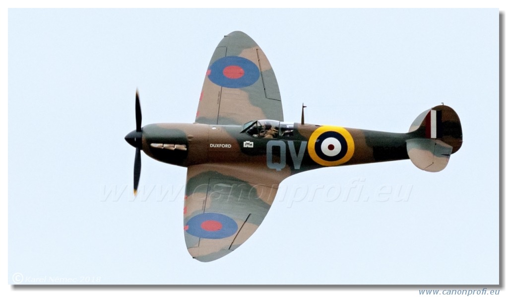 Duxford - 20x Supermarine Spitfire