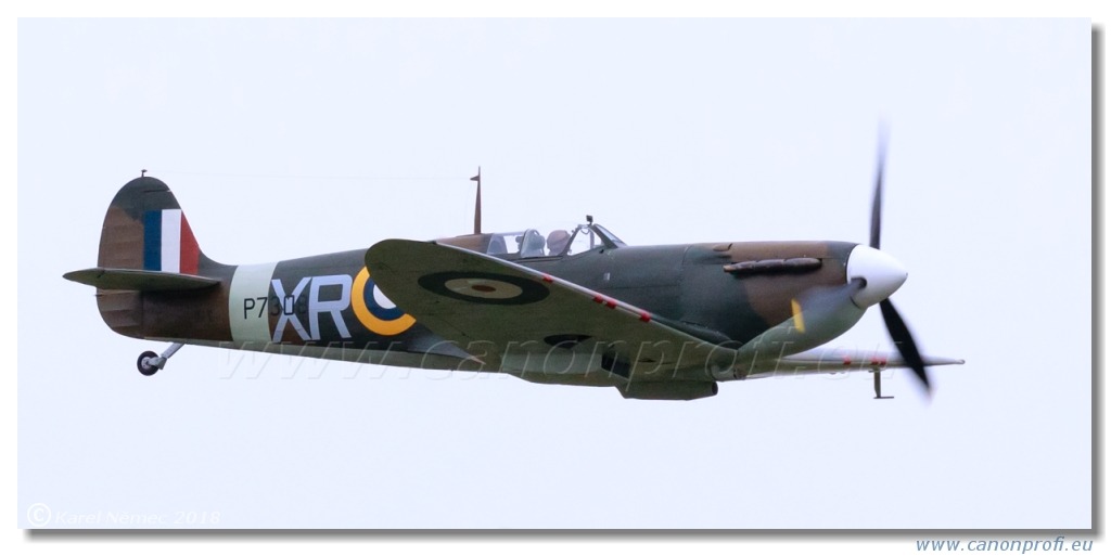 Duxford - 20x Supermarine Spitfire