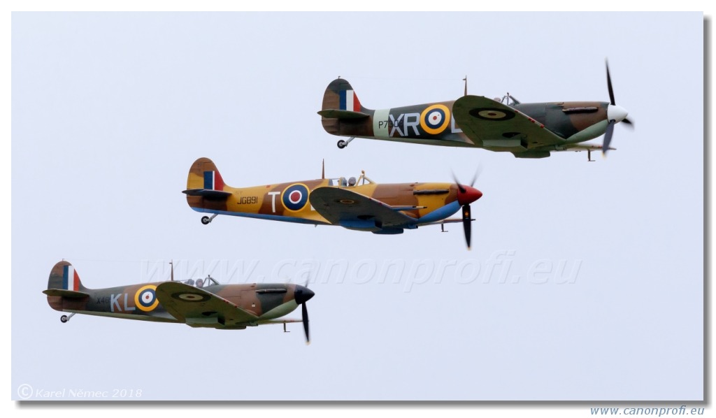 Duxford - 20x Supermarine Spitfire