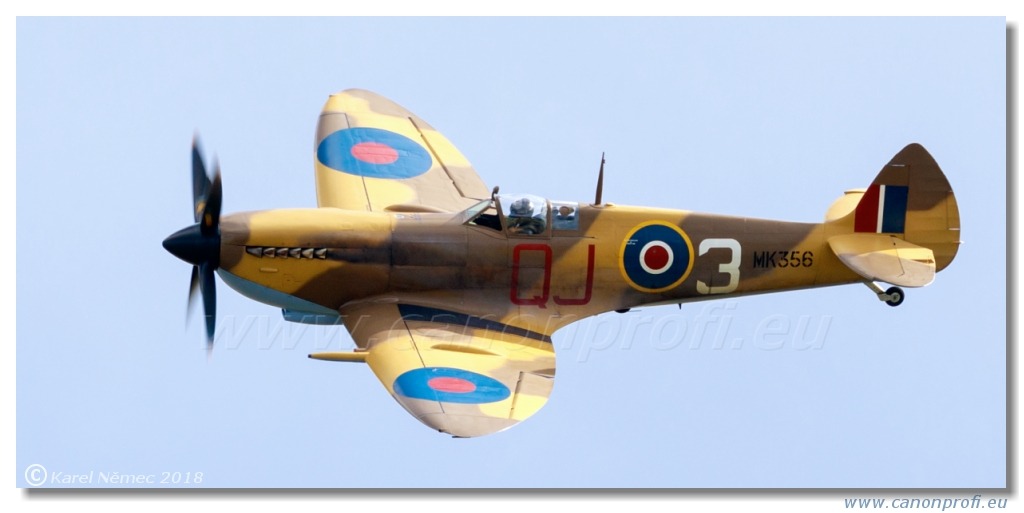 Duxford - 20x Supermarine Spitfire